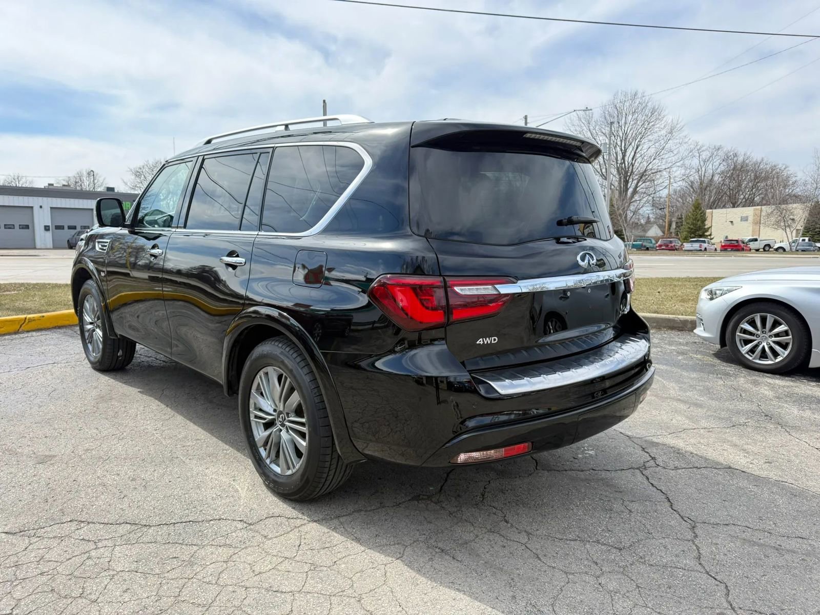 Used 2020 INFINITI QX80 Luxe w/ Proassist Package AWD/4WD image 3