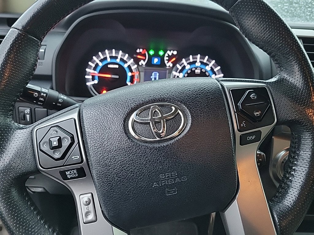 Used 2016 Toyota 4Runner SR5 AWD/4WD image 9