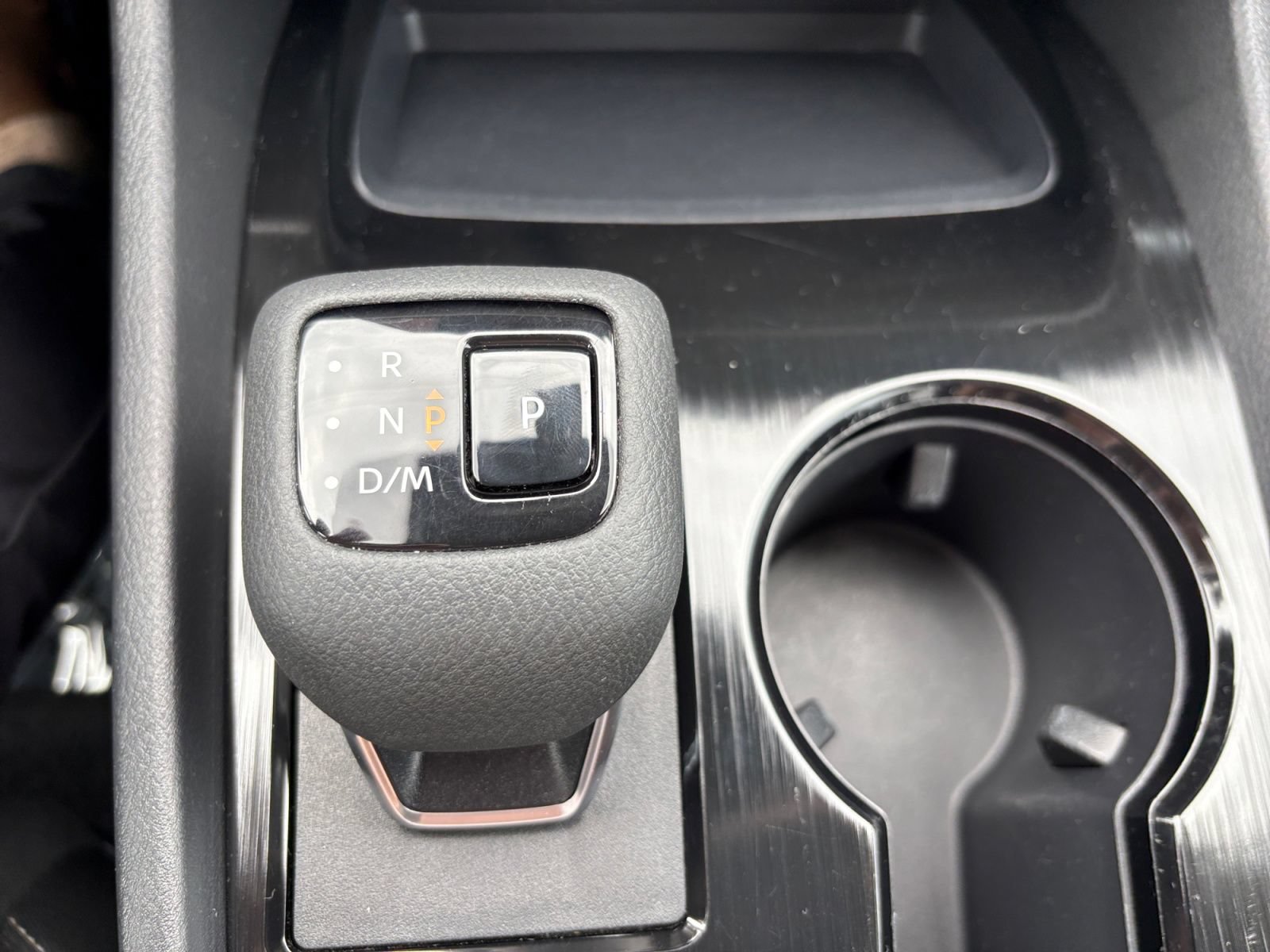 Used 2024 Nissan Rogue S FWD image 30