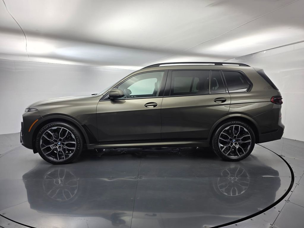 Used 2025 BMW X7 xDrive40i w/ M Sport Package AWD/4WD image 7