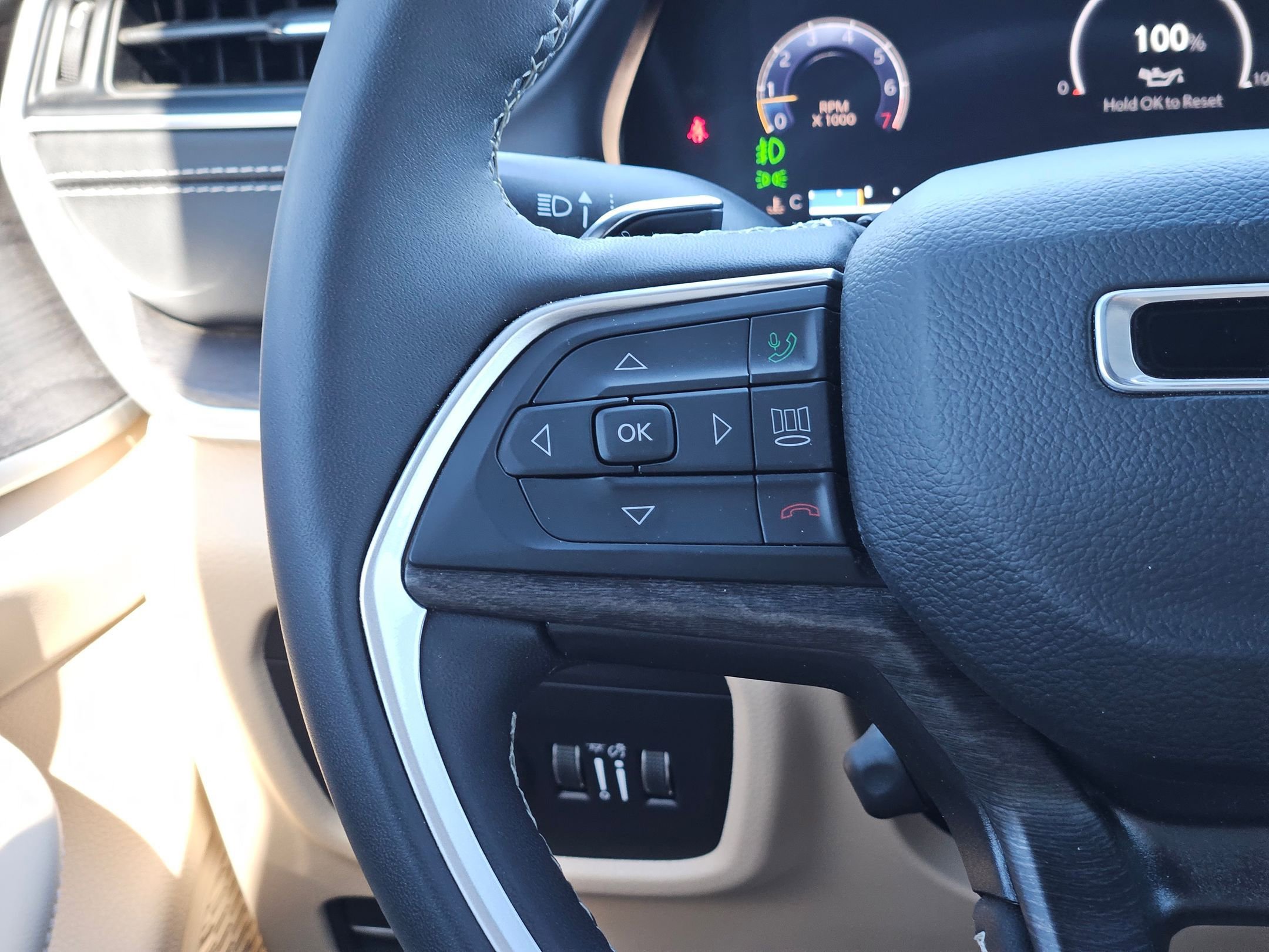 Certified 2024 Jeep Grand Cherokee Limited w/ Luxury Tech Group II image 21