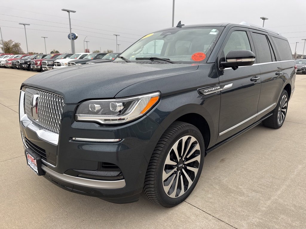 Used 2022 Lincoln Navigator L Reserve image 32