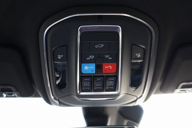 New 2025 Jeep Grand Cherokee Limited image 16