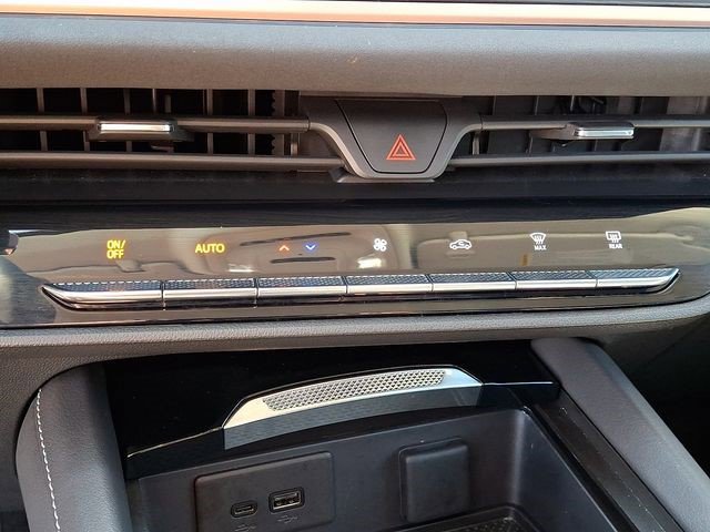 Certified 2025 Buick Envision Sport Touring image 14