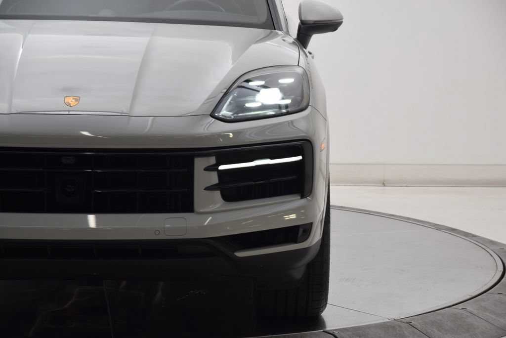 Used 2024 Porsche Cayenne Coupe AWD/4WD image 10