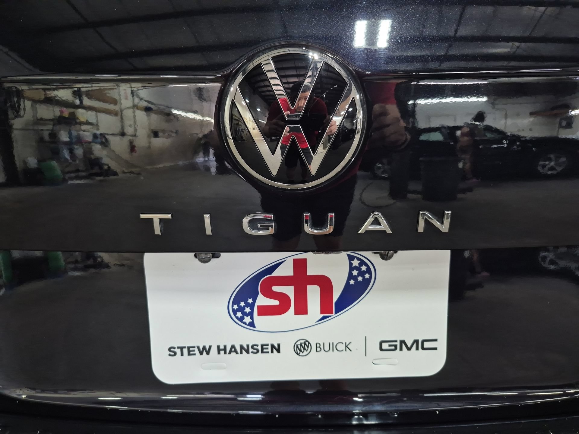 Used 2024 Volkswagen Tiguan SEL R-Line AWD/4WD image 32