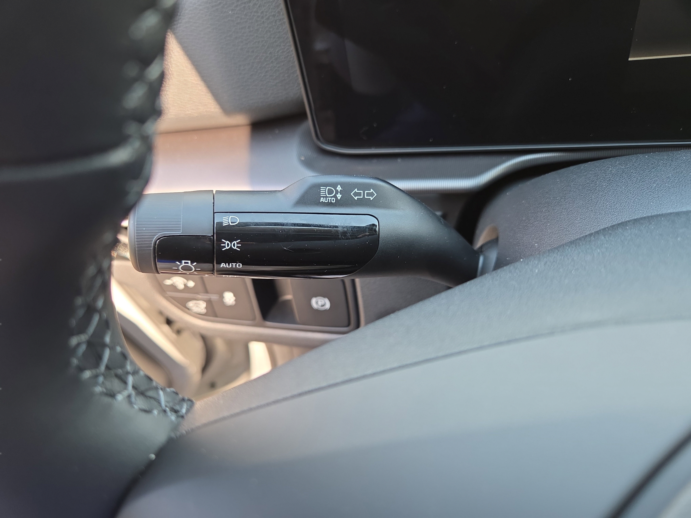 New 2026 Kia Sportage EX FWD image 36