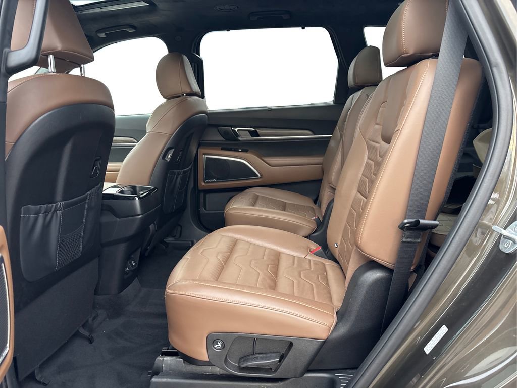 Used 2022 Kia Telluride SX w/ SX Prestige Package image 10