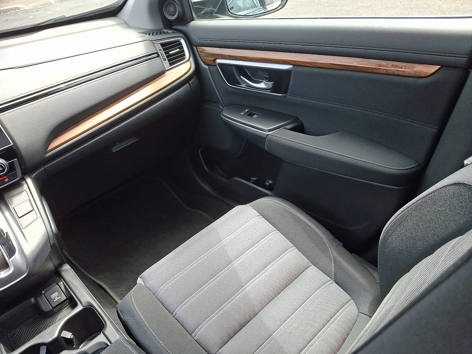 Used 2018 Honda CR-V EX image 12