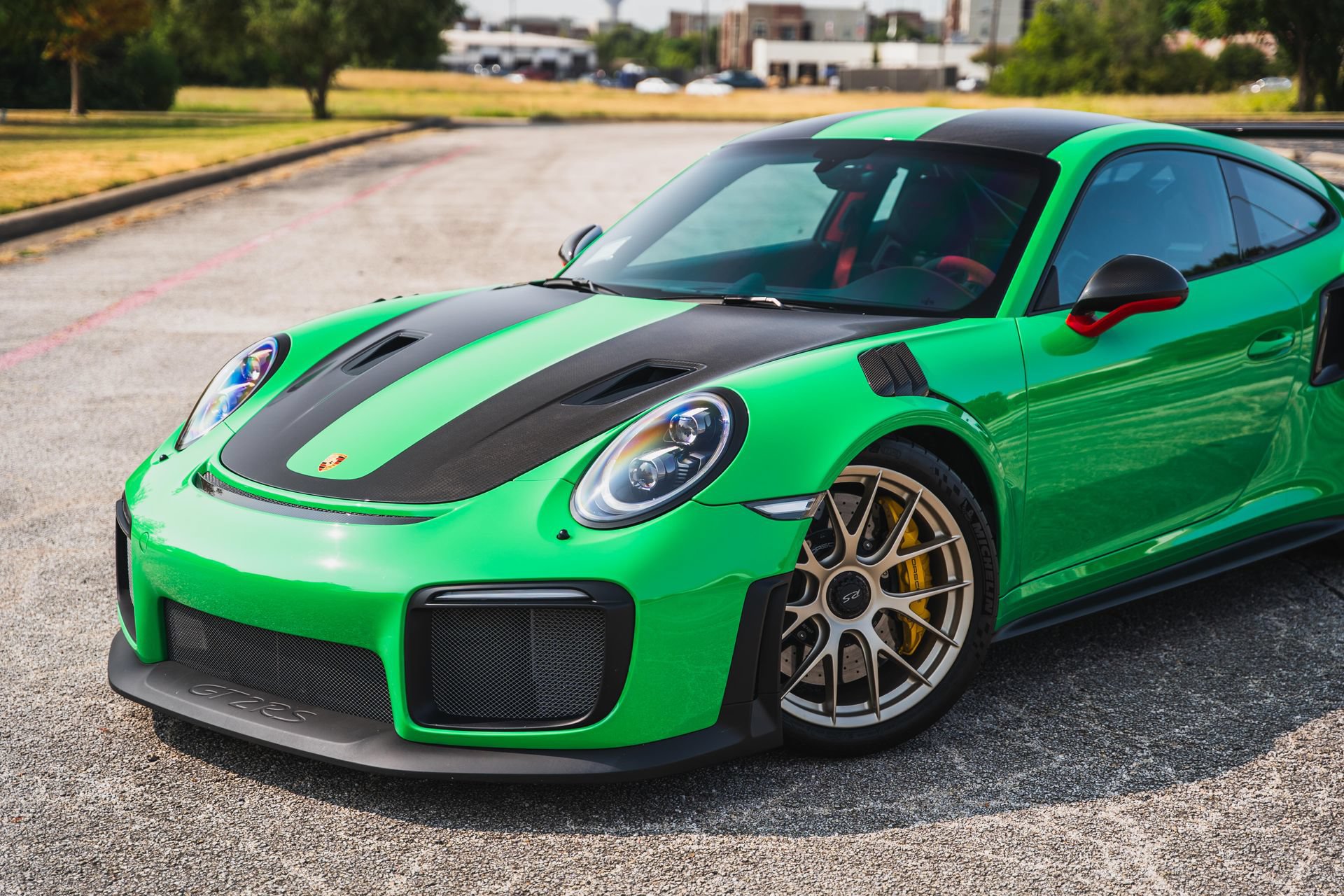 Used 2018 Porsche 911 GT2 RS RWD image 3