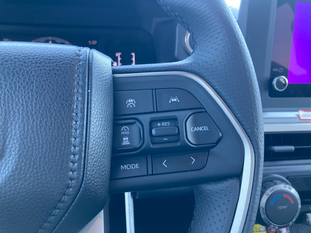 New 2026 Toyota 4Runner SR5 AWD/4WD image 16