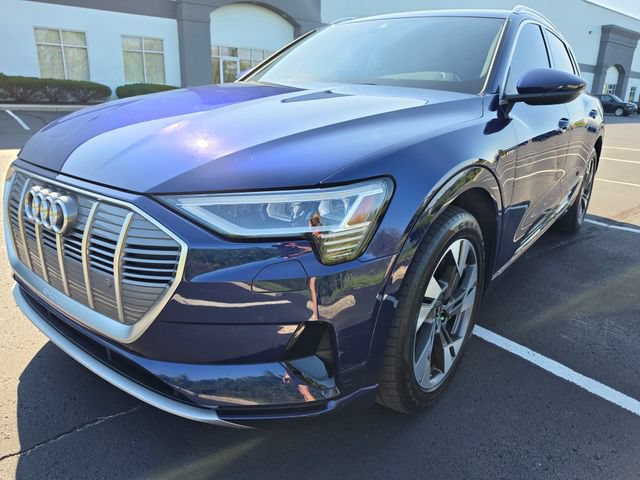Used 2022 Audi e-tron Premium w/ Towing Package AWD/4WD image 15