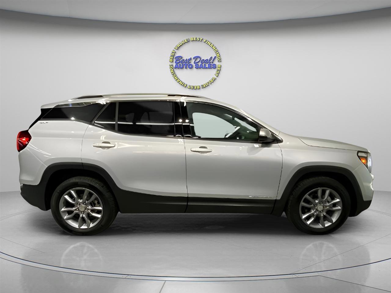 Used 2022 GMC Terrain SLT w/ Infotainment Package II image 6
