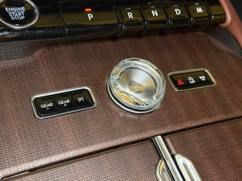 Used 2025 Lincoln Navigator Reserve AWD/4WD image 35