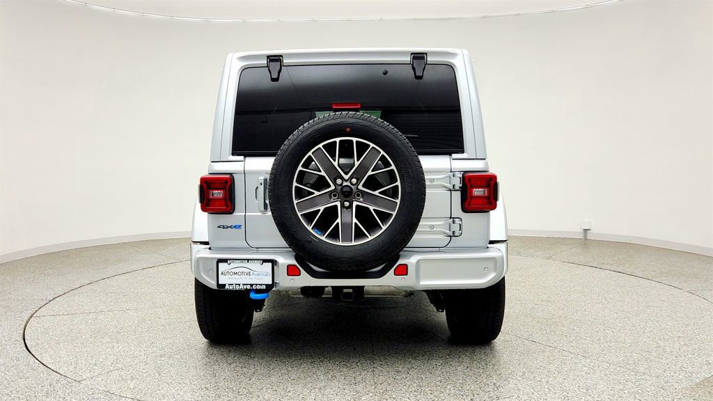 Used 2023 Jeep Wrangler Unlimited Sahara AWD/4WD image 6