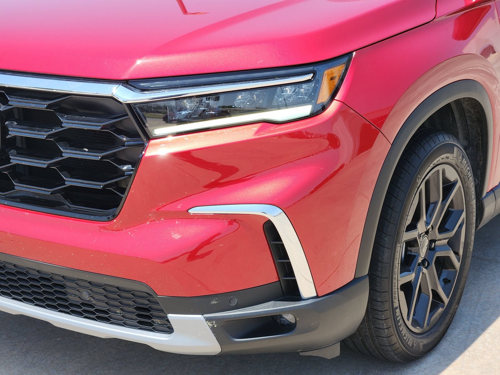 Used 2025 Honda Pilot Touring image 11