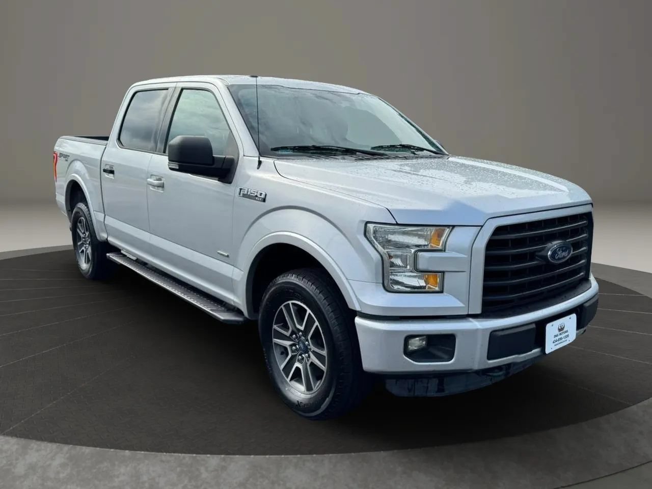Used 2015 Ford F150 XLT w/ Equipment Group 302A Luxury AWD/4WD image 8