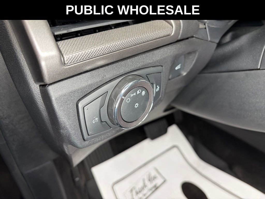 Used 2019 Ford Fusion SE FWD image 13