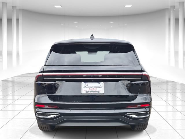 Used 2025 Lincoln Nautilus Premier w/ Equipment Group 102A image 4