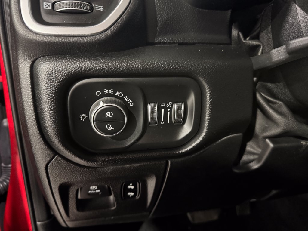 Used 2019 RAM 1500 Big Horn AWD/4WD image 37