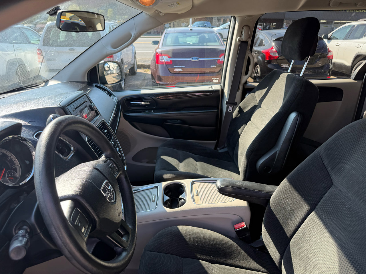 Used 2016 Dodge Grand Caravan SXT image 26