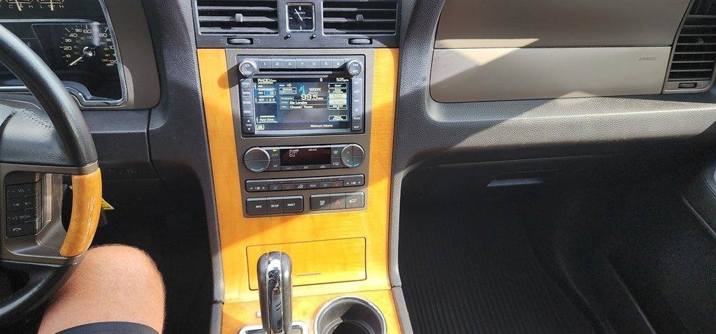 Used 2012 Lincoln Navigator 2WD image 29