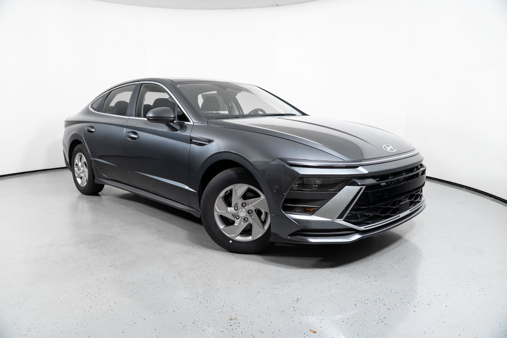 New 2026 Hyundai Sonata SE FWD image 1