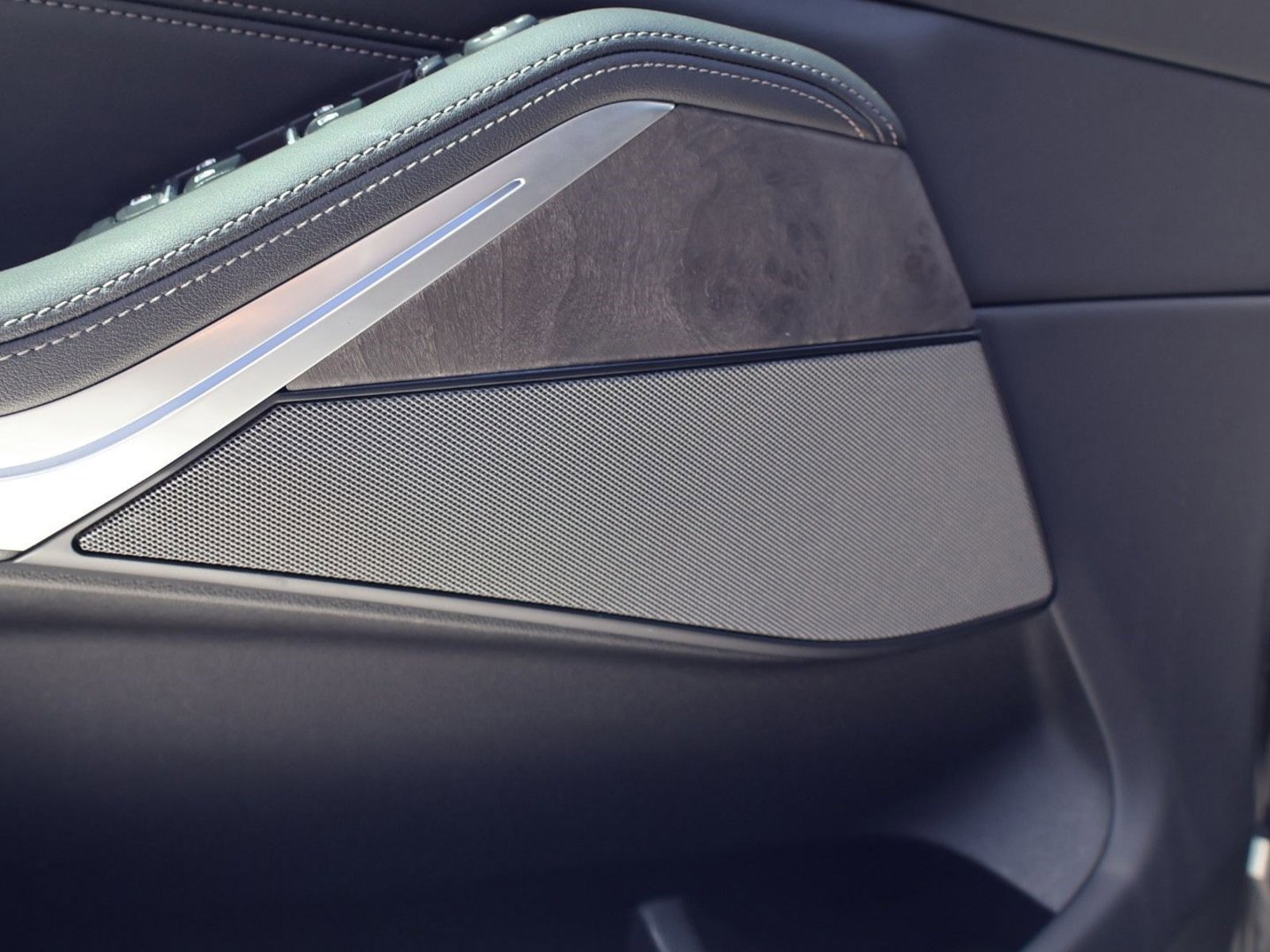 Used 2024 BMW X5 sDrive40i w/ Premium Package RWD image 14