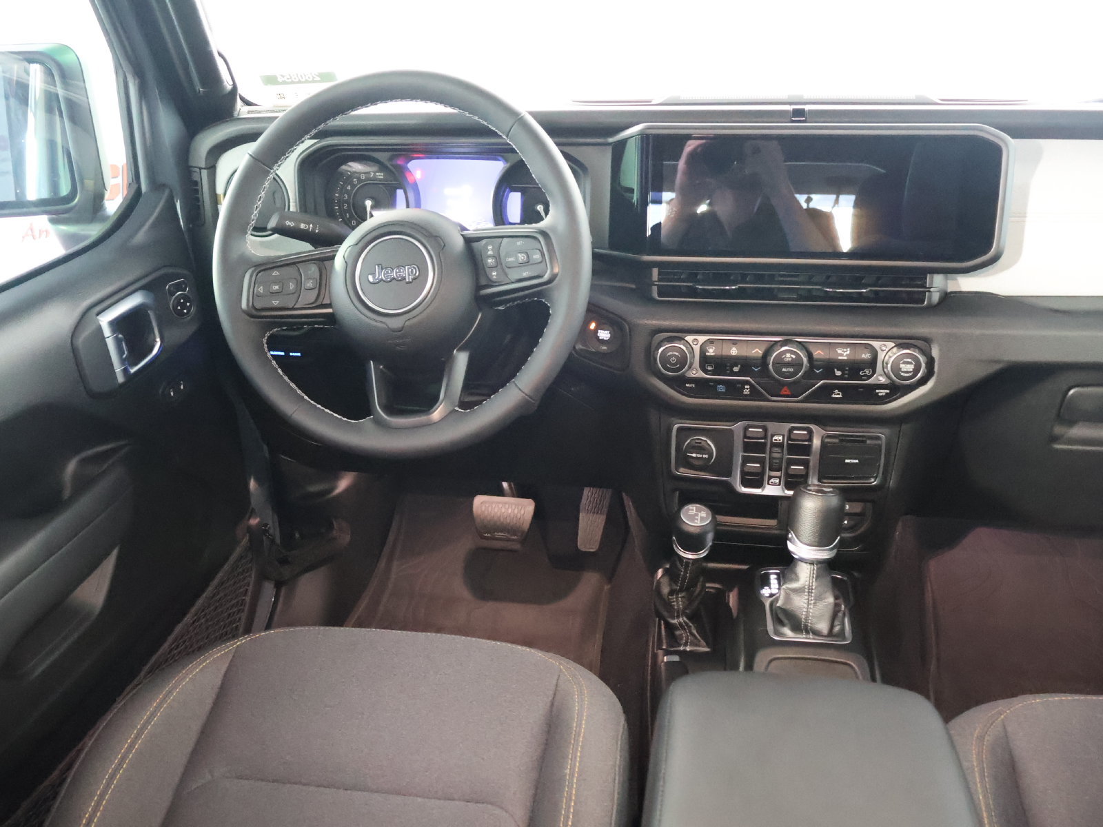 Used 2025 Jeep Wrangler Unlimited Sport S 4xe w/ Convenience Group AWD/4WD image 25