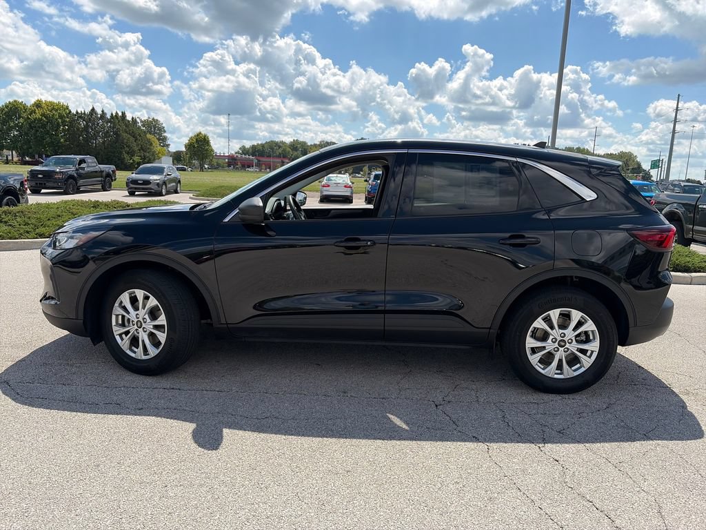 Used 2023 Ford Escape Active AWD/4WD image 4