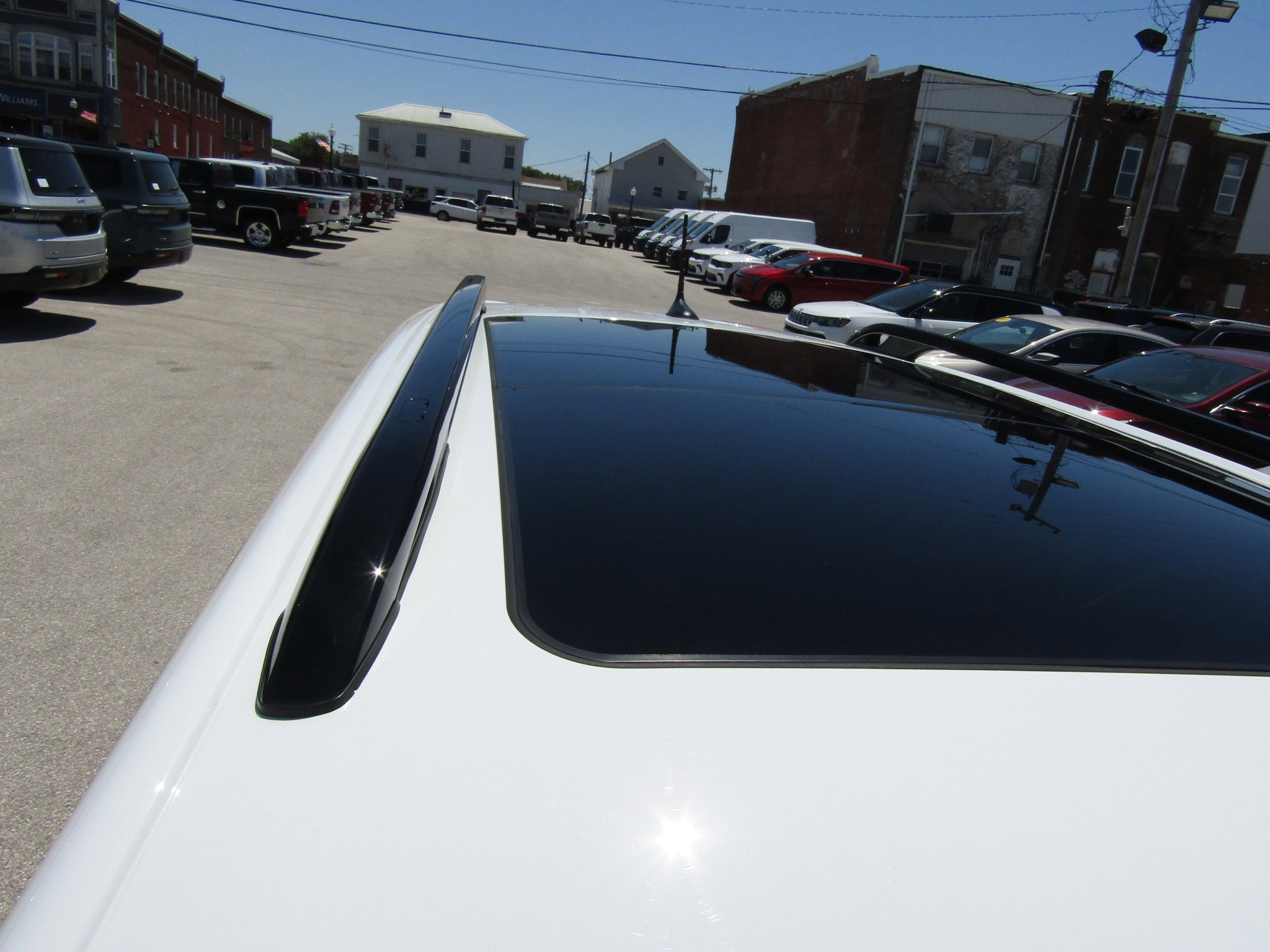 Used 2022 Jeep Cherokee Limited AWD/4WD image 13
