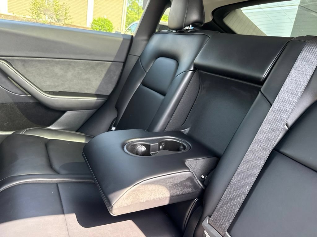 Used 2024 Tesla Model Y Long Range AWD/4WD image 29