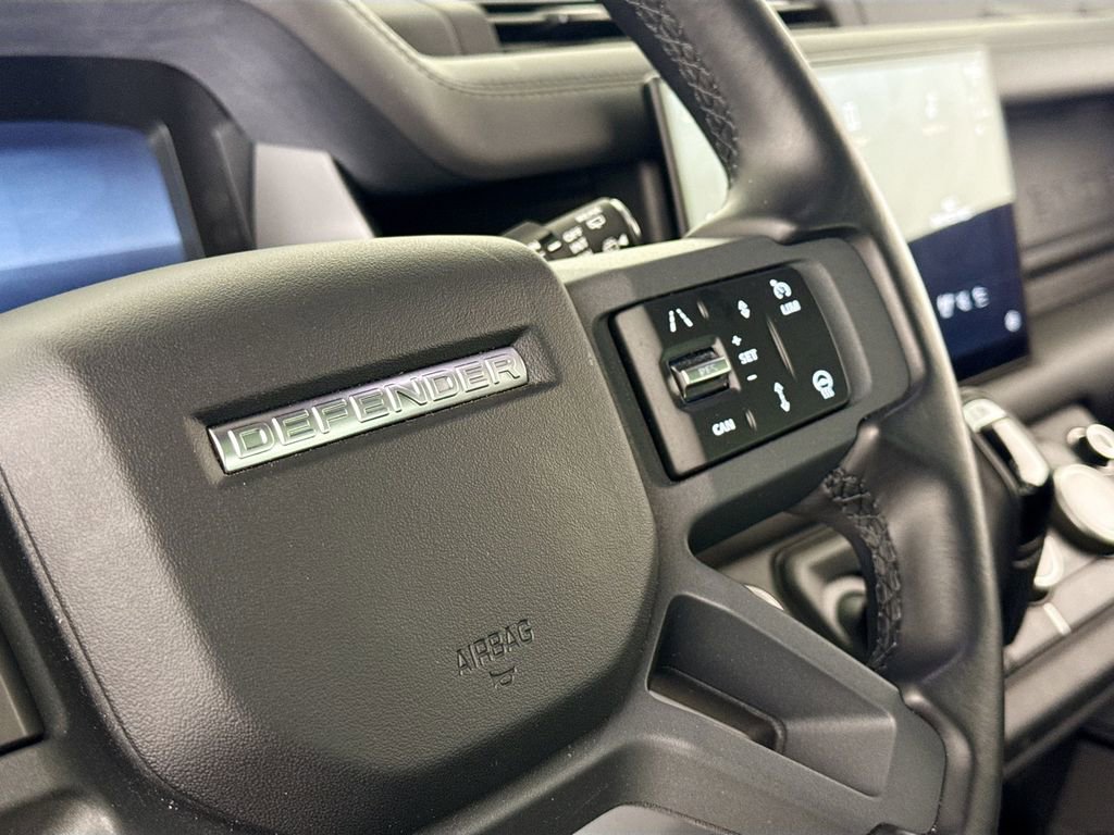 Used 2025 Land Rover Defender 110 S image 19