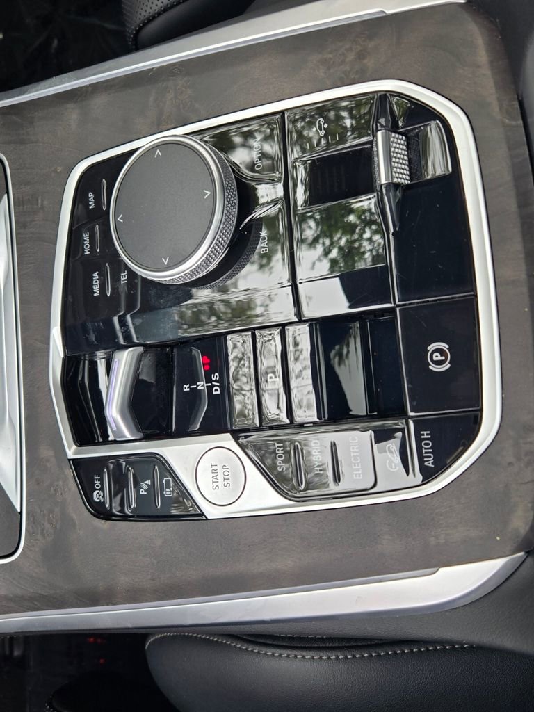 Used 2025 BMW X5 xDrive50e image 19
