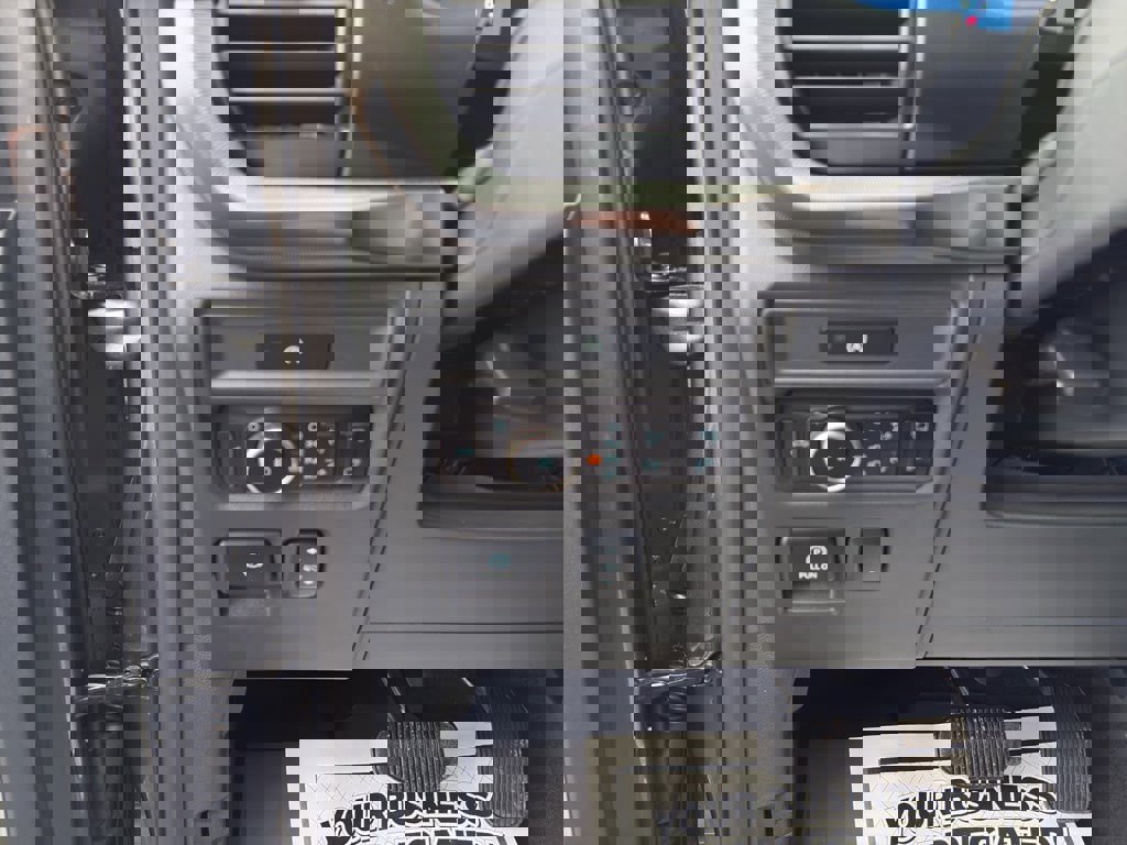 New 2025 Ford F150 Lariat w/ Equipment Group 502A High image 12