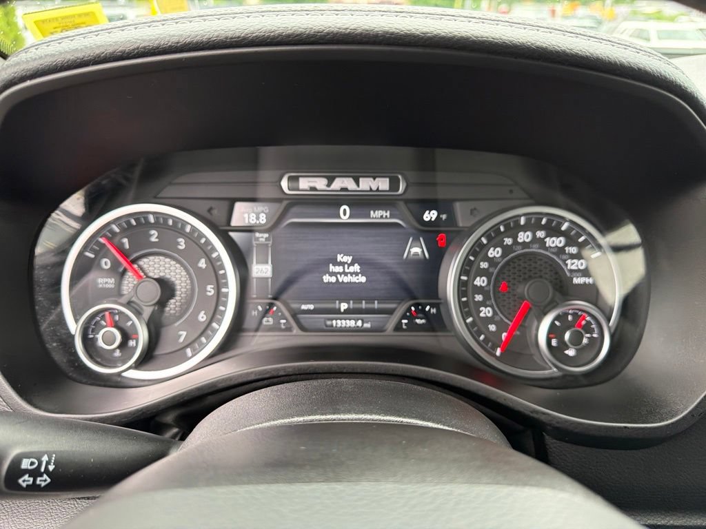 Used 2026 RAM 1500 Laramie AWD/4WD image 23