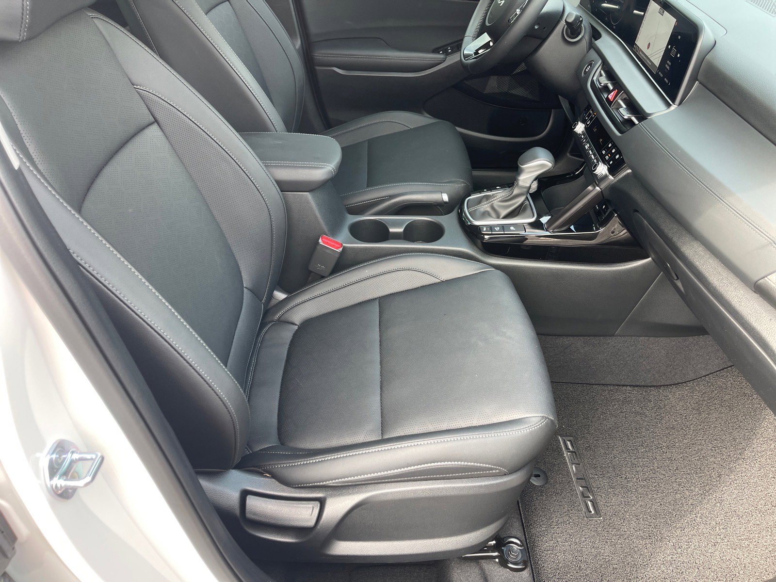 Used 2026 Kia Seltos EX FWD image 19