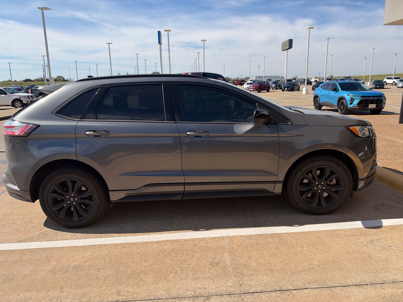 Used 2022 Ford Edge SE w/ Black Appearance Package AWD/4WD image 8