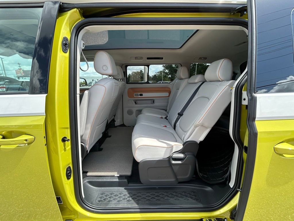 Used 2025 Volkswagen ID. Buzz 1st Edition image 62