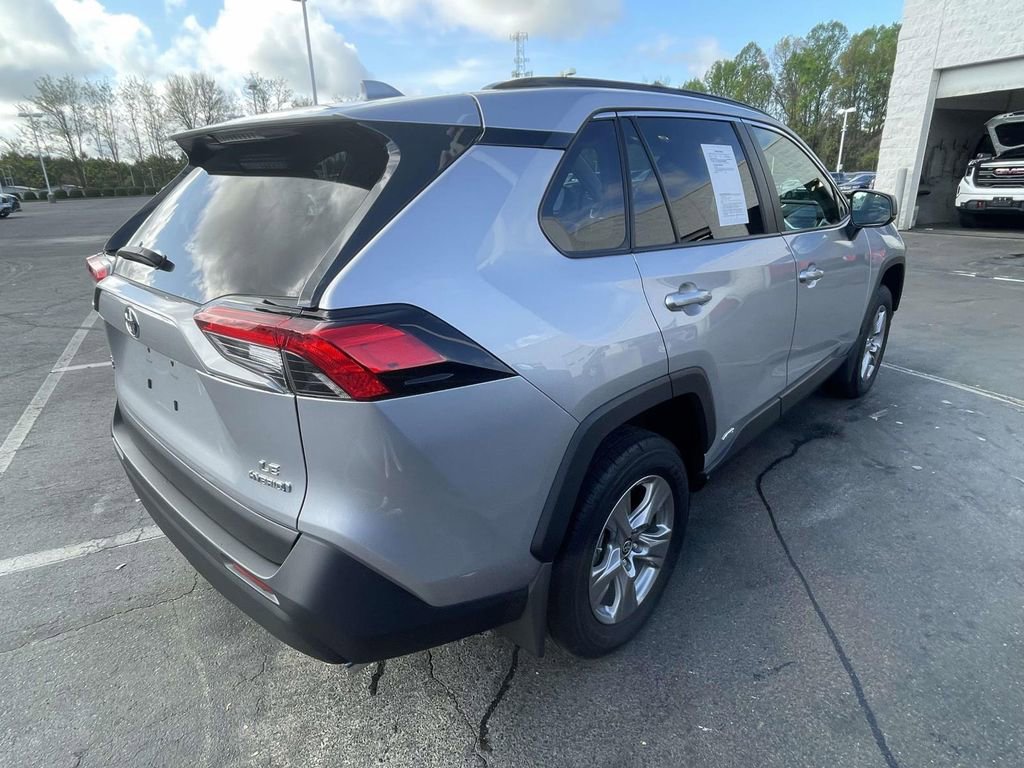 Used 2024 Toyota RAV4 LE image 9
