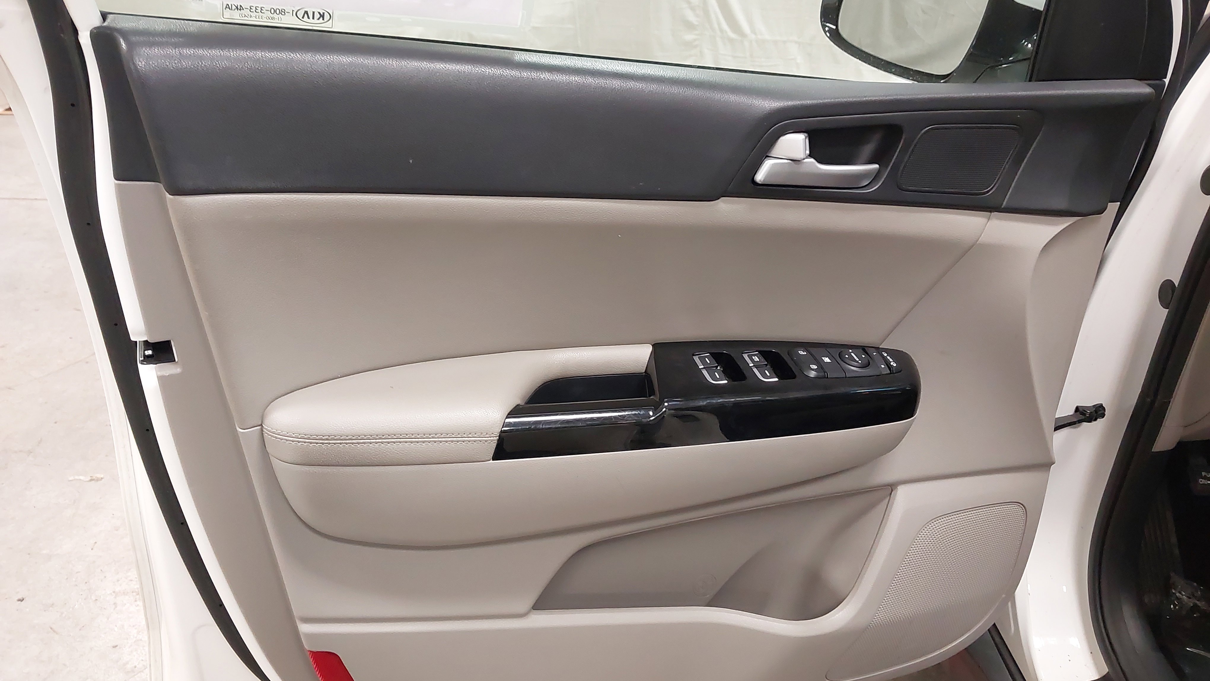 Used 2020 Kia Sportage EX image 24