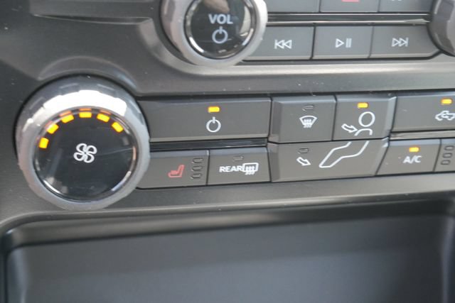 New 2026 Ford F350 XLT w/ XLT Premium Package AWD/4WD image 6