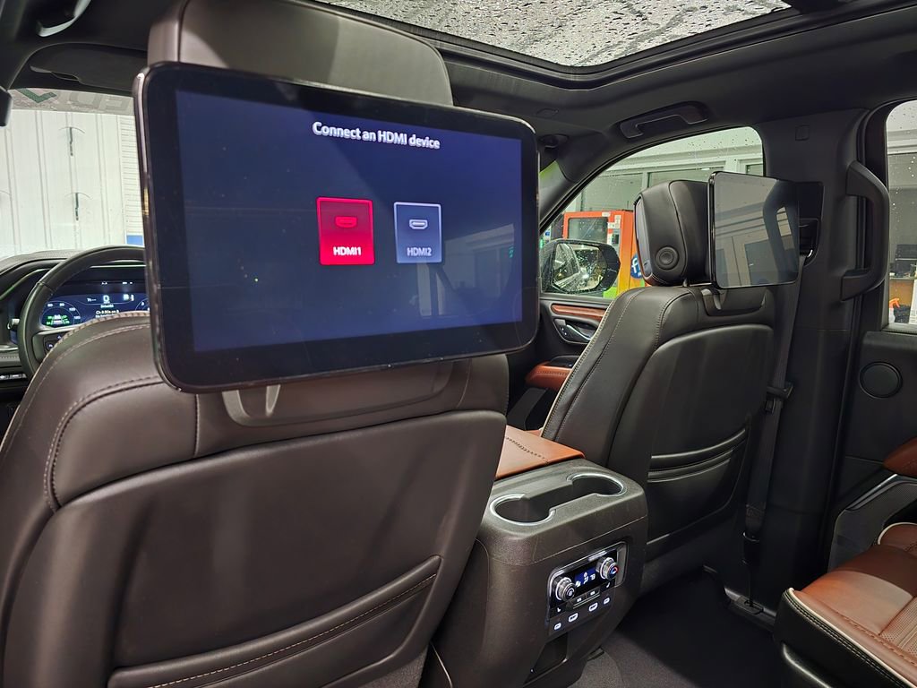 Used 2023 GMC Yukon XL Denali Ultimate AWD/4WD image 35