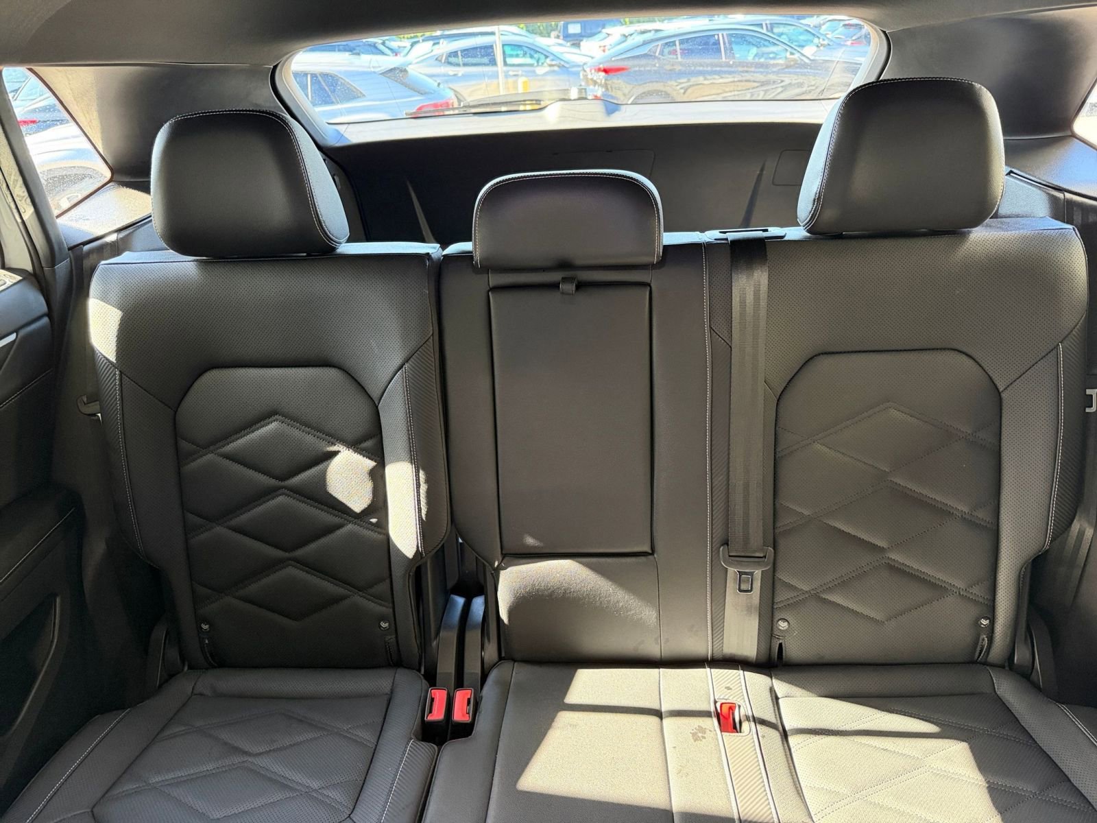 Used 2025 Volkswagen Atlas Cross Sport SE image 38