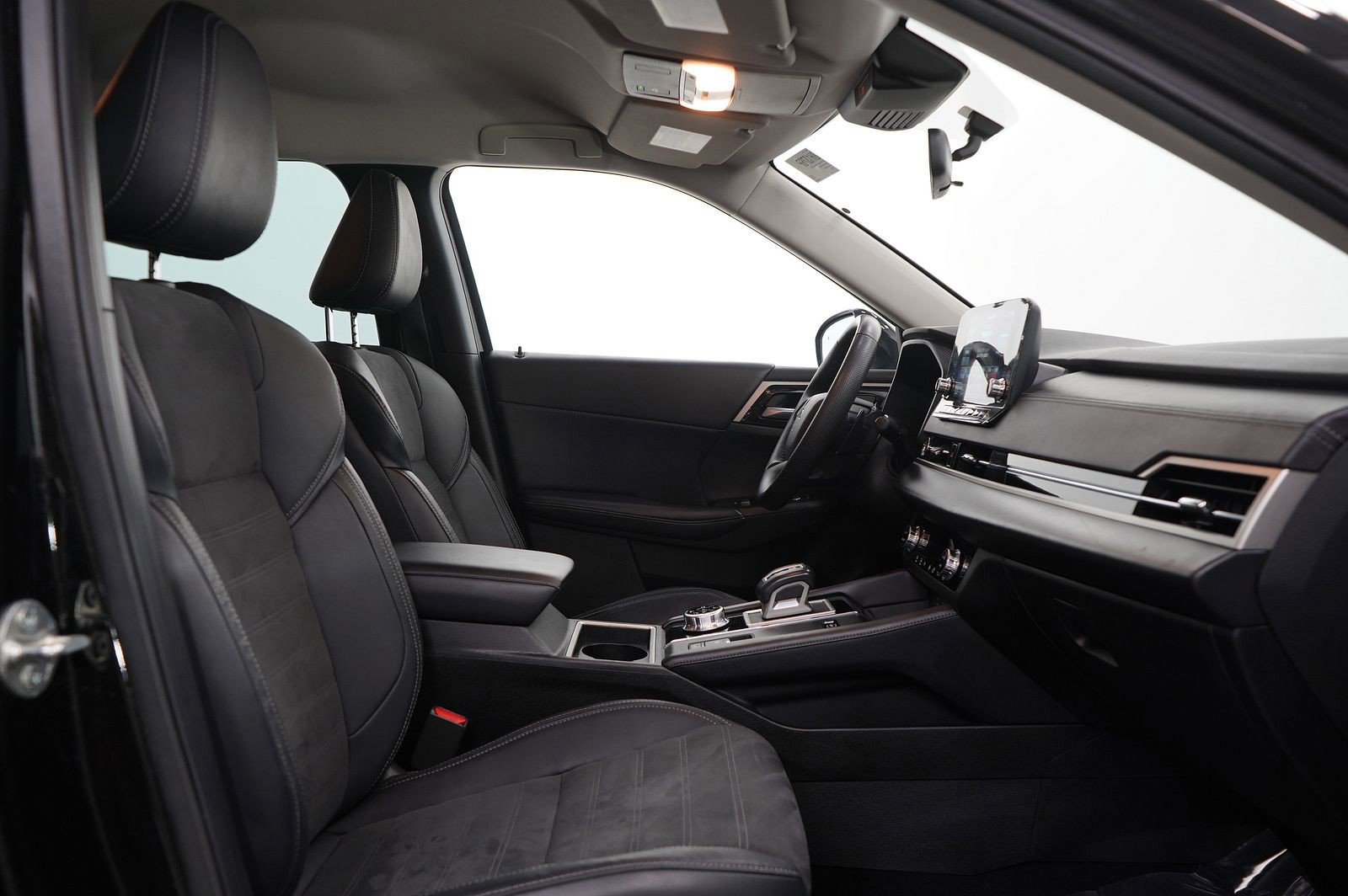 Used 2023 Mitsubishi Outlander SE image 14