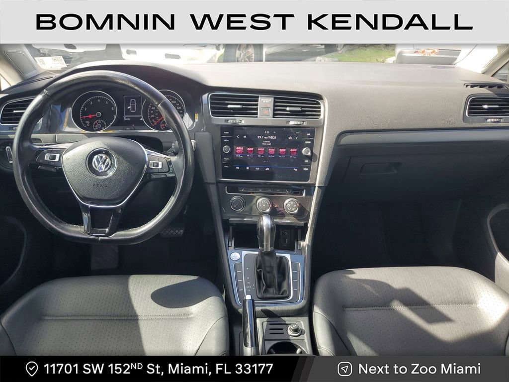 Used 2018 Volkswagen Golf SE image 14