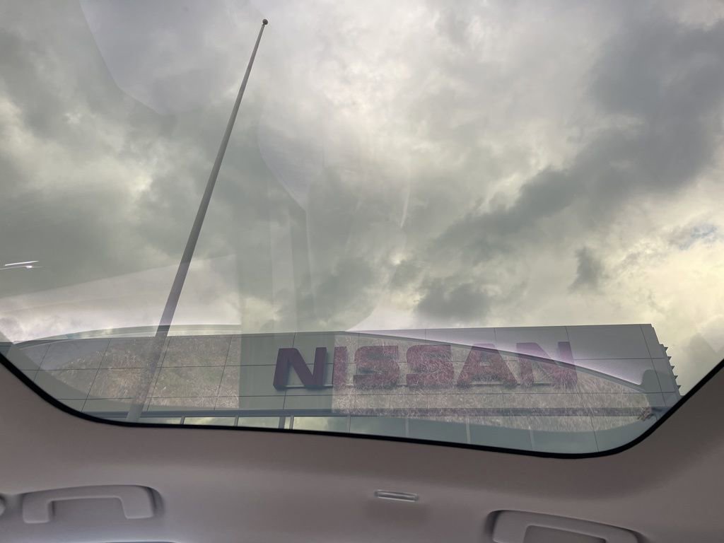 New 2026 Nissan Leaf Platinum+ image 24