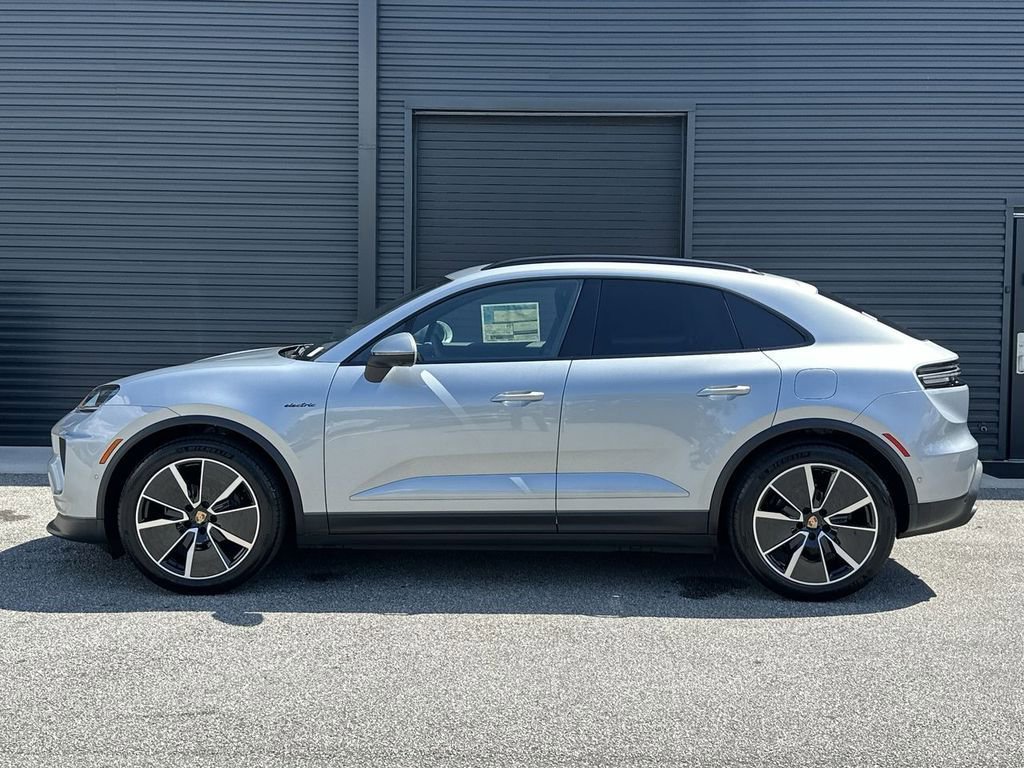 Certified 2025 Porsche Macan Electric image 2