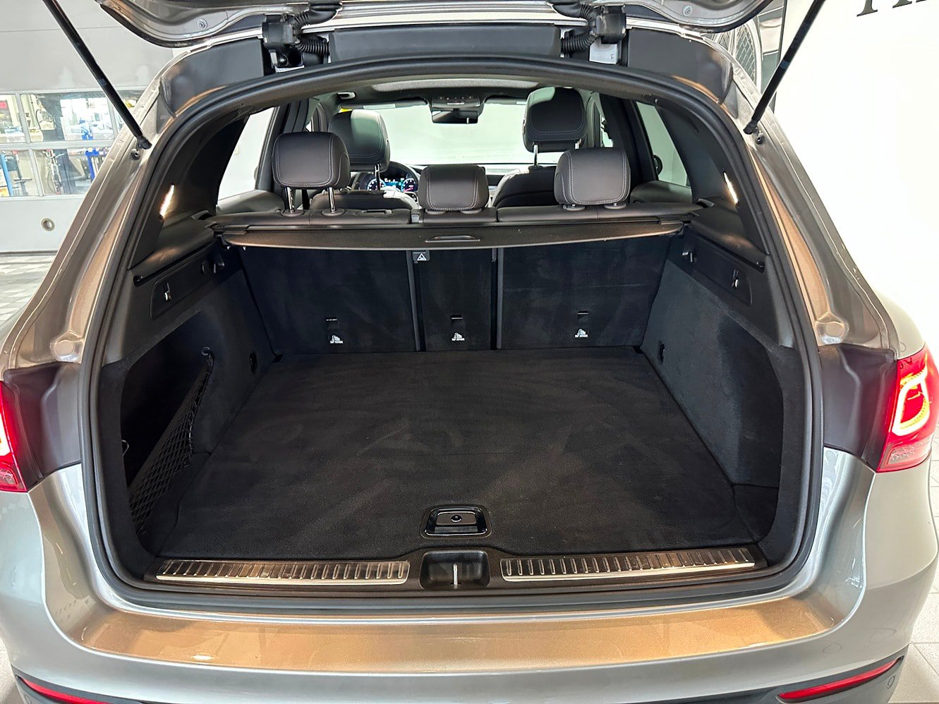Used 2020 Mercedes-Benz GLC 300 4MATIC image 41