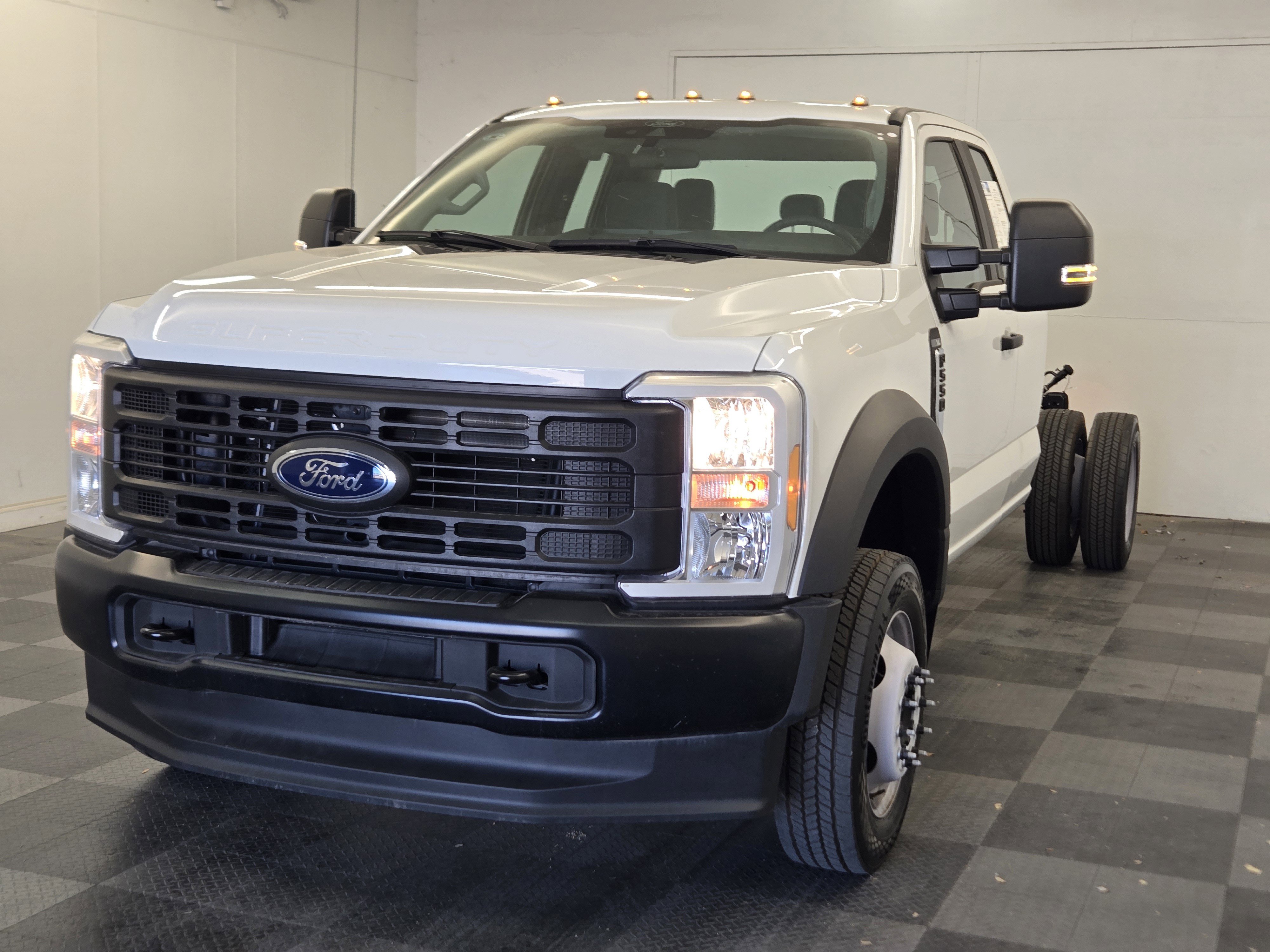 Used 2024 Ford F550 4x4 SuperCab Super Duty image 4